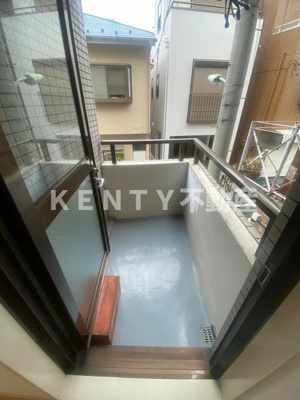 【バルコニー】 | ライフピアモア武蔵小山 | 外からの目が気にならないバルコニーで洗濯物が干せます