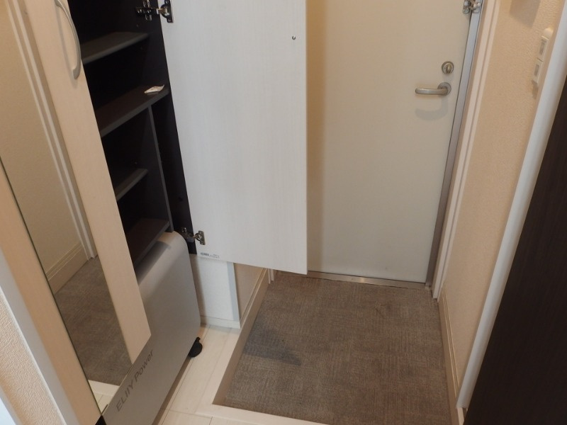 ラルーチェの玄関