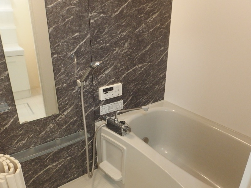 ラルーチェの浴室