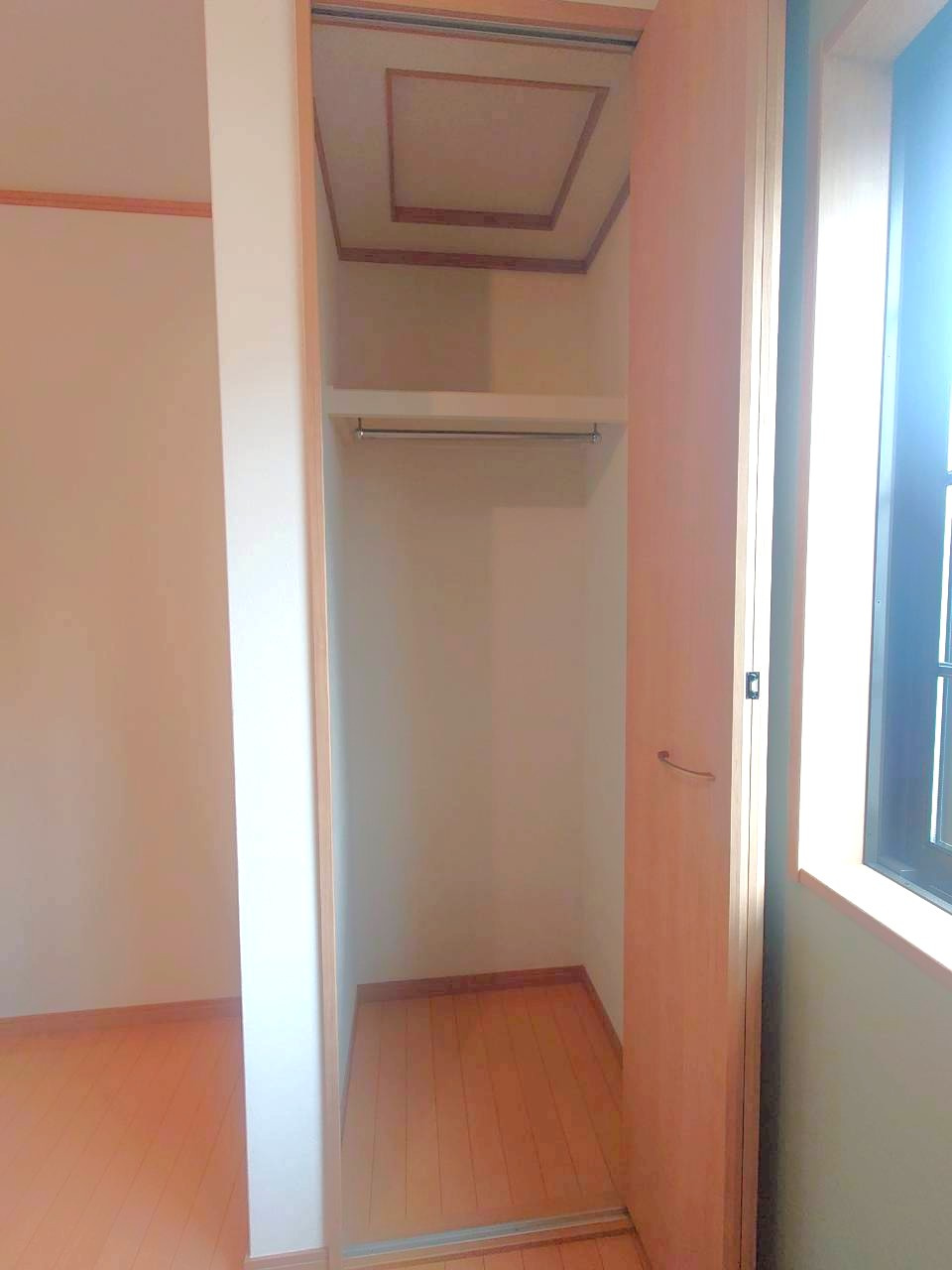 ２０２６年３月リフォーム完了◆ロフトつき収納豊富◆床暖房＆浴室サウナ付き◆南区上鳥羽西浦町の洋室|収納スペース