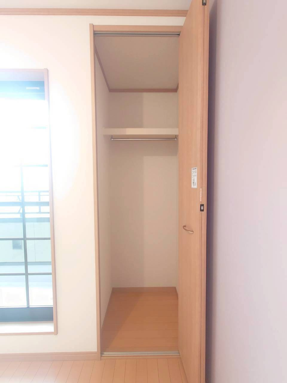 ２０２６年３月リフォーム完了◆ロフトつき収納豊富◆床暖房＆浴室サウナ付き◆南区上鳥羽西浦町の洋室|収納スペース