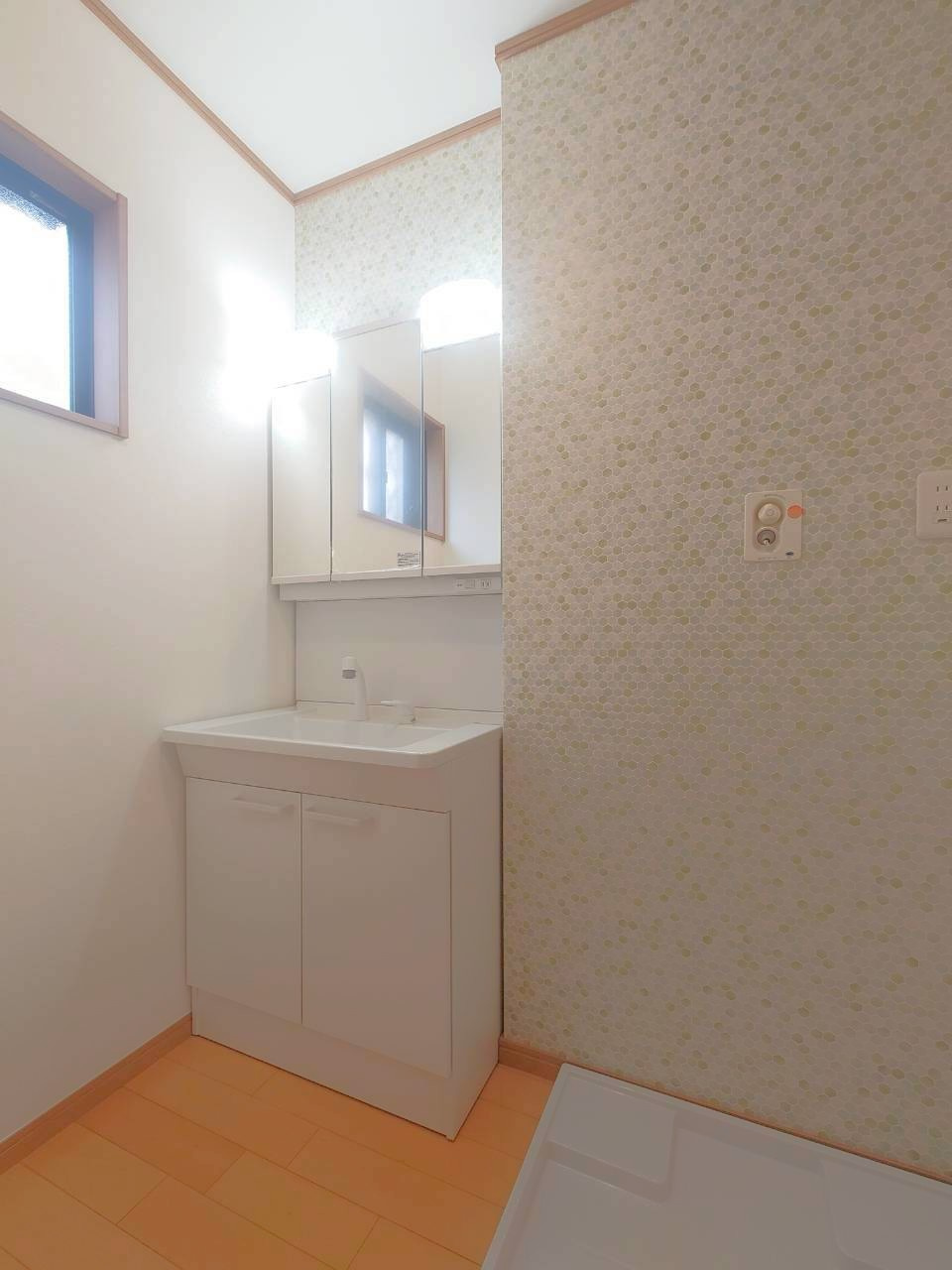 ２０２６年３月リフォーム完了◆ロフトつき収納豊富◆床暖房＆浴室サウナ付き◆南区上鳥羽西浦町の洗面所|洗面室