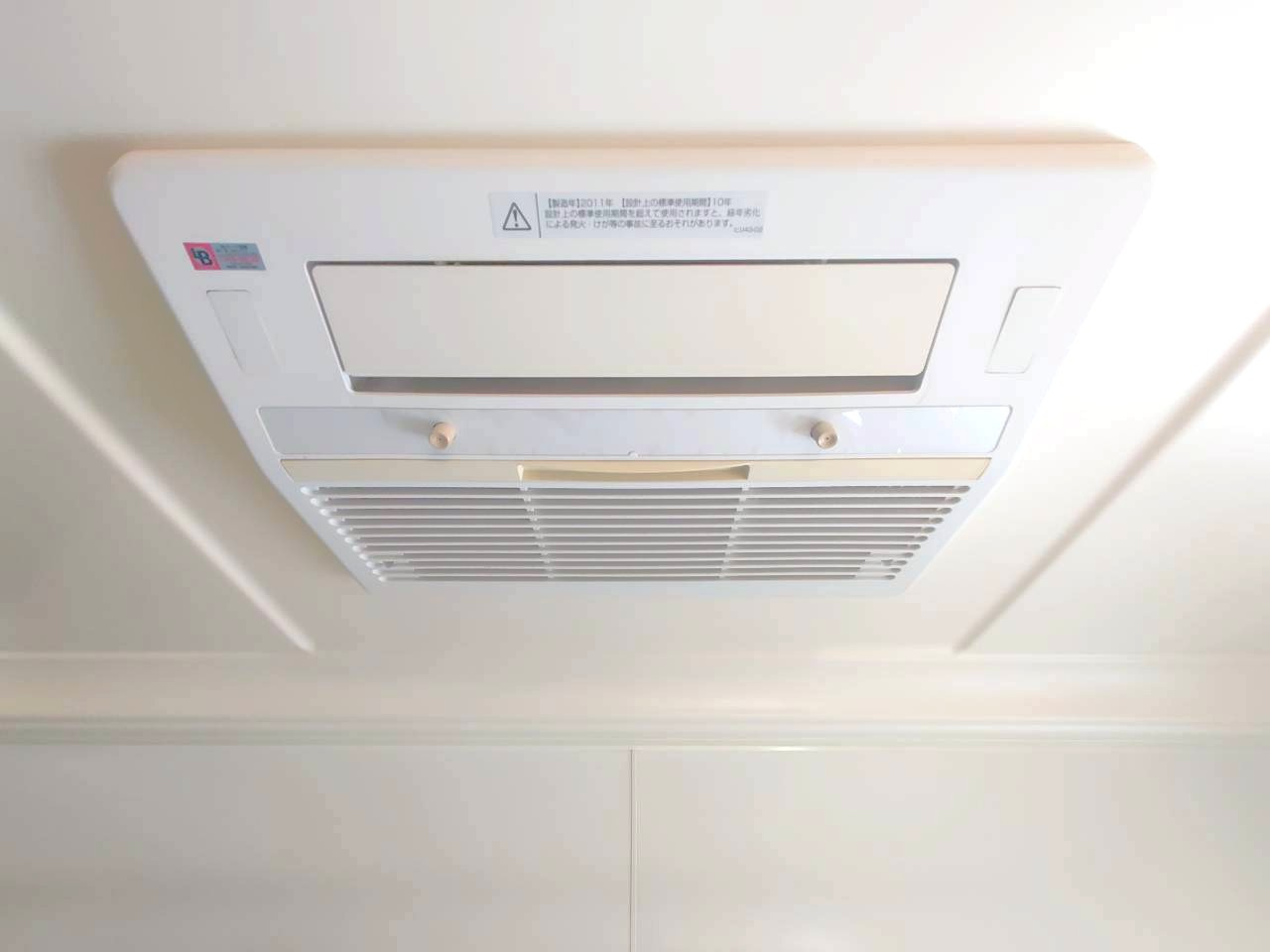 ２０２６年３月リフォーム完了◆ロフトつき収納豊富◆床暖房＆浴室サウナ付き◆南区上鳥羽西浦町の浴室|浴室乾燥機