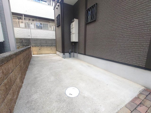 ２０２６年３月リフォーム完了◆ロフトつき収納豊富◆床暖房＆浴室サウナ付き◆南区上鳥羽西浦町の駐車場|駐車スペース