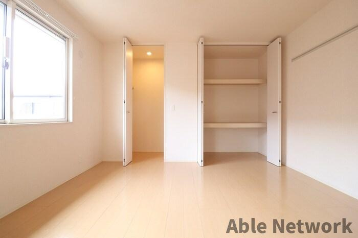 コンフォートヴィラ大沼の洋室|８．６帖の洋室