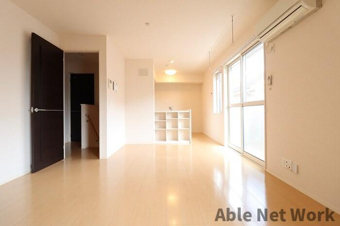 コンフォートヴィラ大沼の居間・リビング|12.1帖リビング