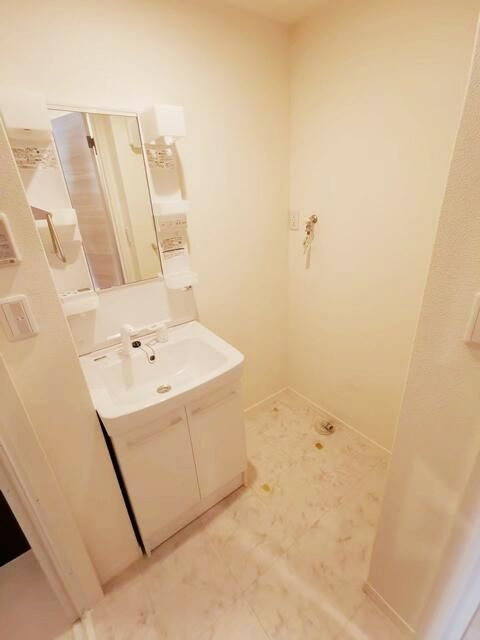 グラシア津田沼Ⅰの独立洗面台