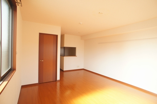 ルミナスガーデンの居間・リビング