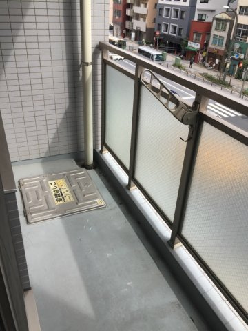 Rising place浅草のバルコニー