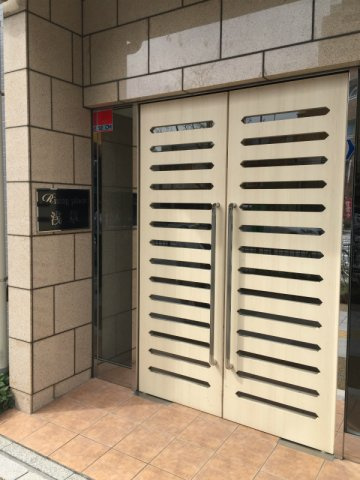 Rising place浅草のエントランス