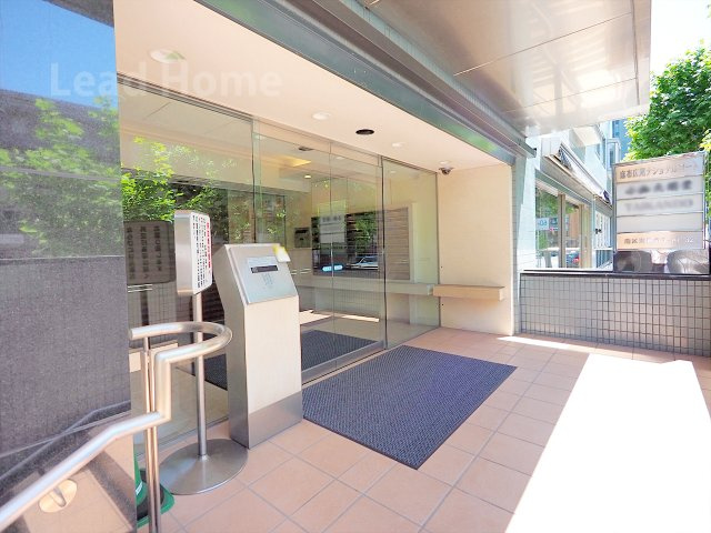 【エントランス】 | 麻布広尾ナショナルコート