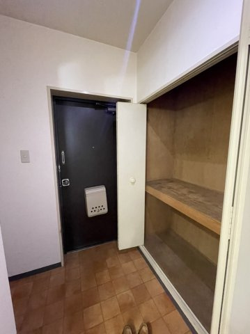 カーサ南茨木の玄関