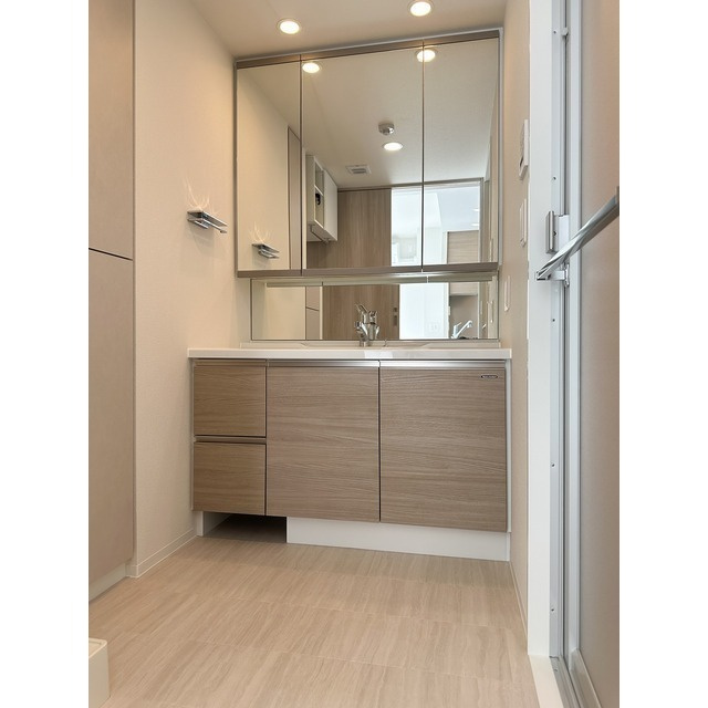 ザ・ケンジントン・レジデンス上池台の独立洗面台