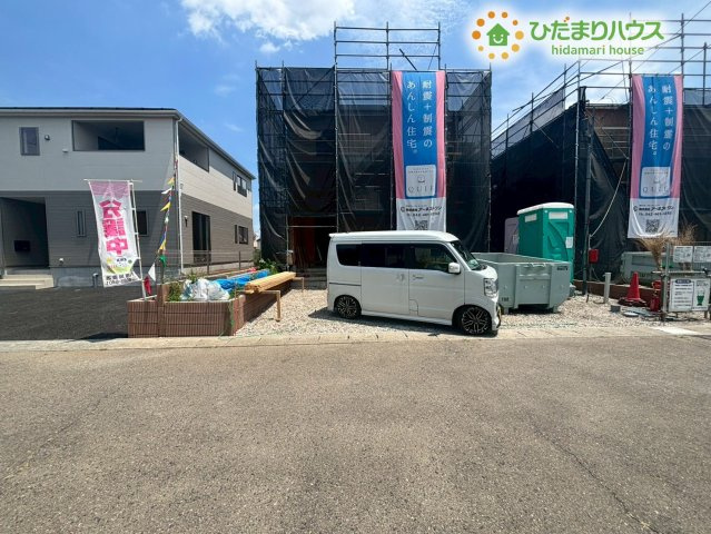 本庄市小島　第6　新築一戸建て　クレイドルガーデン　01の駐車場