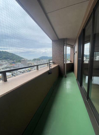 熊本市中央区島崎１丁目の賃貸マンションのバルコニー