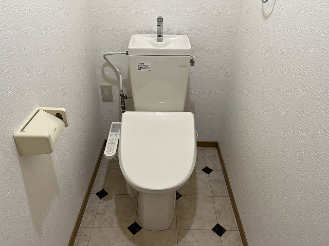 西里ハイツ Bのトイレ