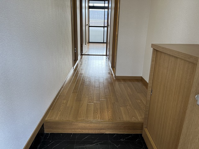 西里ハイツ Bの玄関