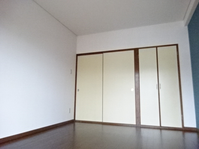 ハイツ永井の居間・リビング