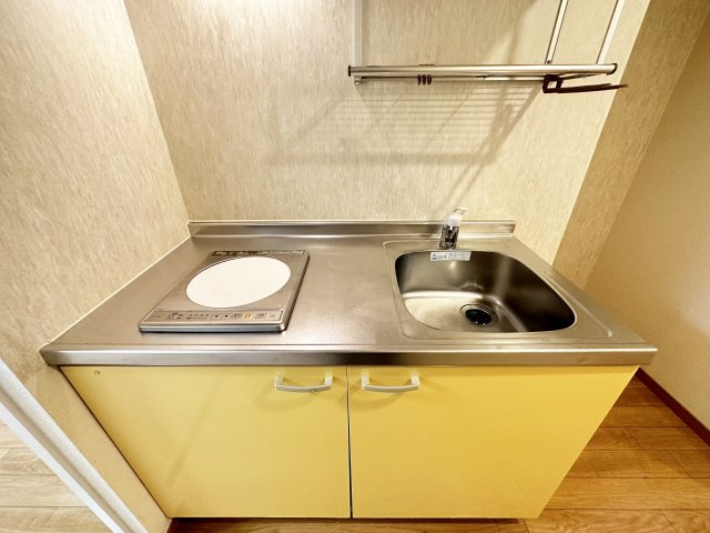 アゼリア南はりまのキッチン|コンパクトなキッチンで掃除もラクラク