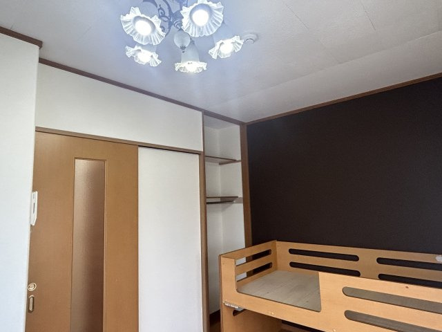 春日部市小渕の賃貸マンションの洋室
