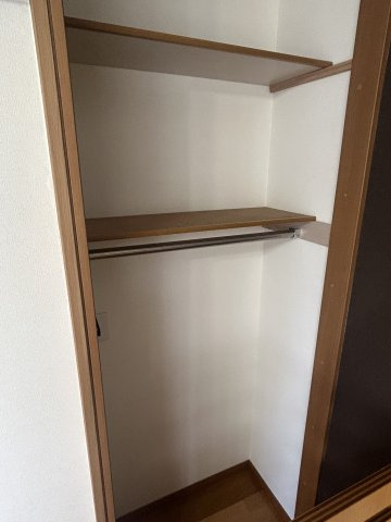 春日部市小渕の賃貸マンションの収納