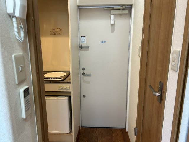 春日部市小渕の賃貸マンションの玄関