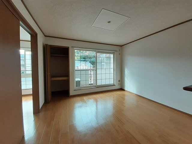 エレガントⅢの居間・リビング