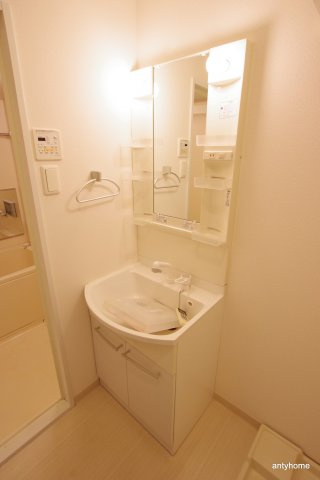 アローフィールズ弐番館　仲介手数料無料の洗面所