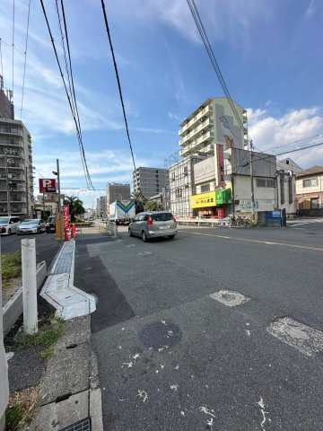 イーストフィールドの周辺