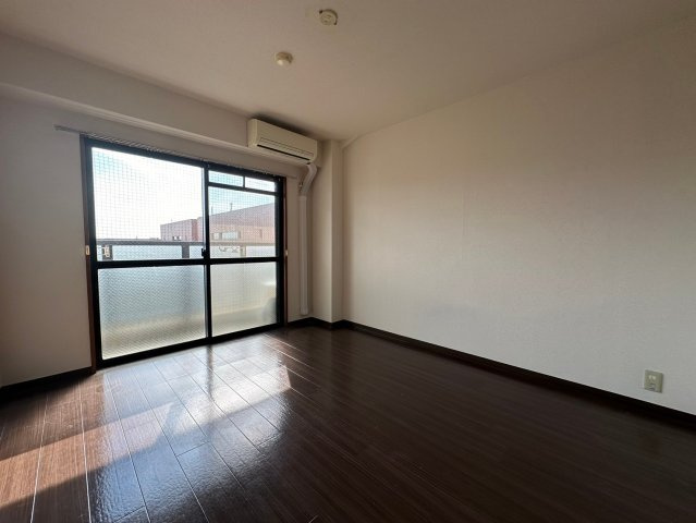 イーストフィールドの居間・リビング