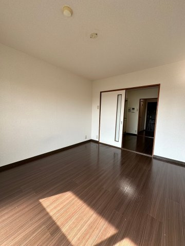 イーストフィールドの洋室