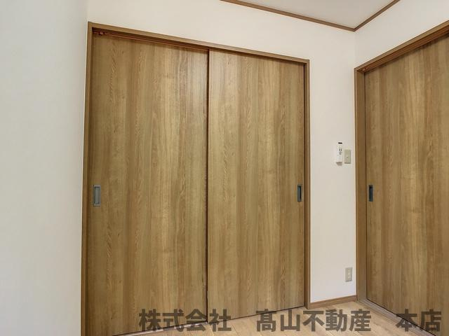 ラフォーレさつき九番館の洋室