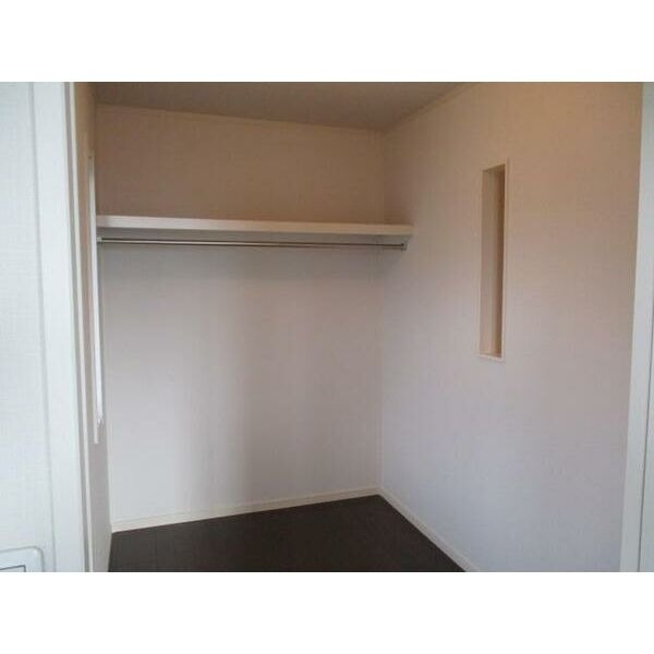 レフィナード橋目町Bの収納