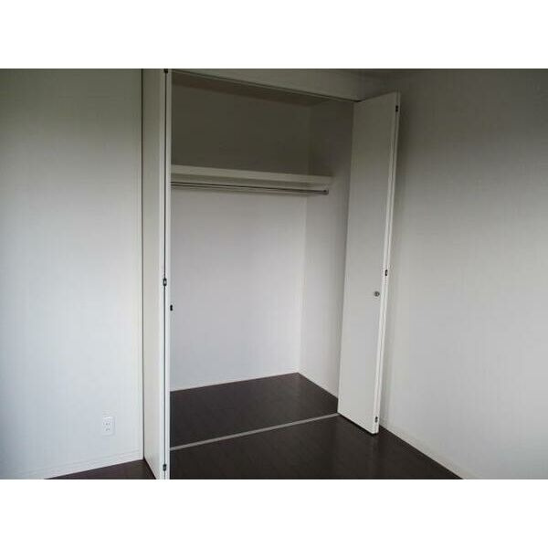 レフィナード橋目町Bの収納