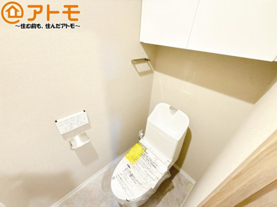 【トイレ】 | サーパス草薙運動場前 | 年代を問わず使いやすい洗浄機能付きのトイレ♪肌への負担をも減らせるのでお子様の敏感なお肌も安心！