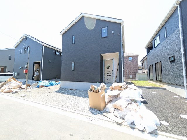 八王子市　泉町　新築一戸建て　２６期の外観|～太陽光パネル搭載　省エネ性能認定　スーパー・コンビニ・ドラッグストア徒歩圏～