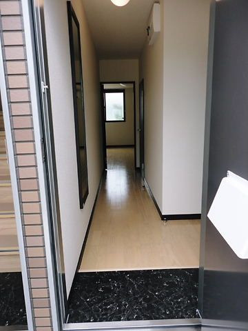 ウィンド・フィル今宿の玄関