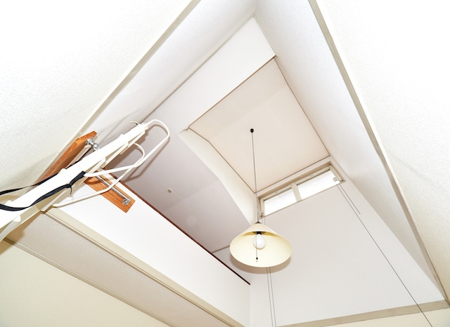 タウンハウス伊川谷の収納|4.5帖洋室天窓とロフト