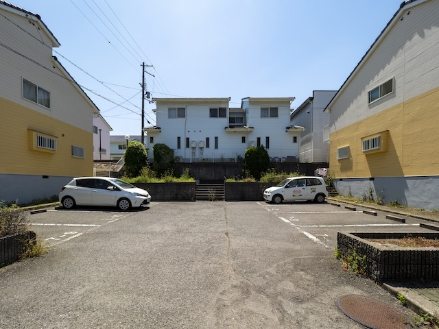 タウンハウス伊川谷の駐車場