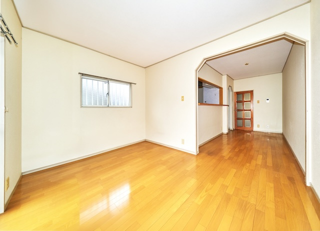 タウンハウス伊川谷の居間・リビング|10.5帖LD