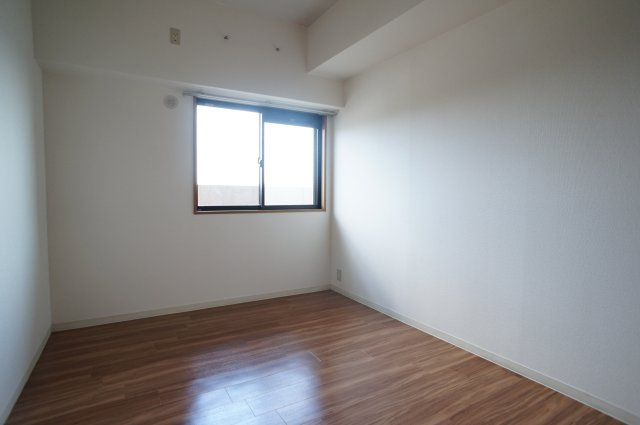 パセオ清荒神１番館の寝室