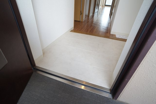 パセオ清荒神１番館の玄関