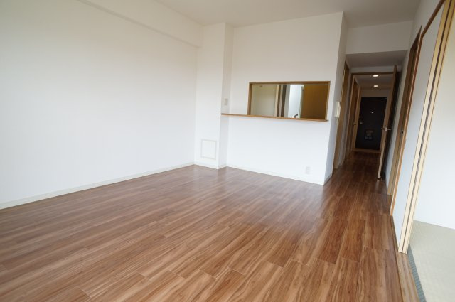 パセオ清荒神１番館の居間・リビング