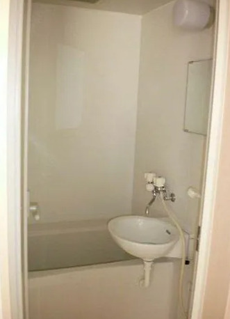 エクシード根岸の浴室