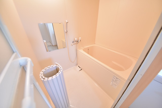 メゾン呉駅前の浴室