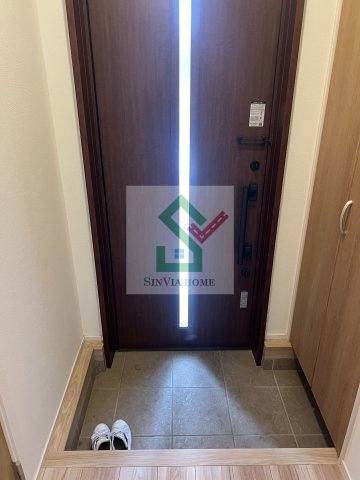 フォレストメゾン新堀の玄関