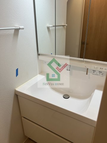 フォレストメゾン新堀の独立洗面台