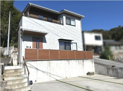 高知市一宮しなね　中古一戸建ての外観|駐車スペース3台完備