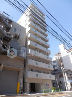 【外観】 | 敷地内ごみ置き場、宅配ボックス、オートロック、モニター付きインターホン