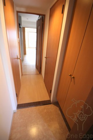 南森町プライマリーワンの玄関
